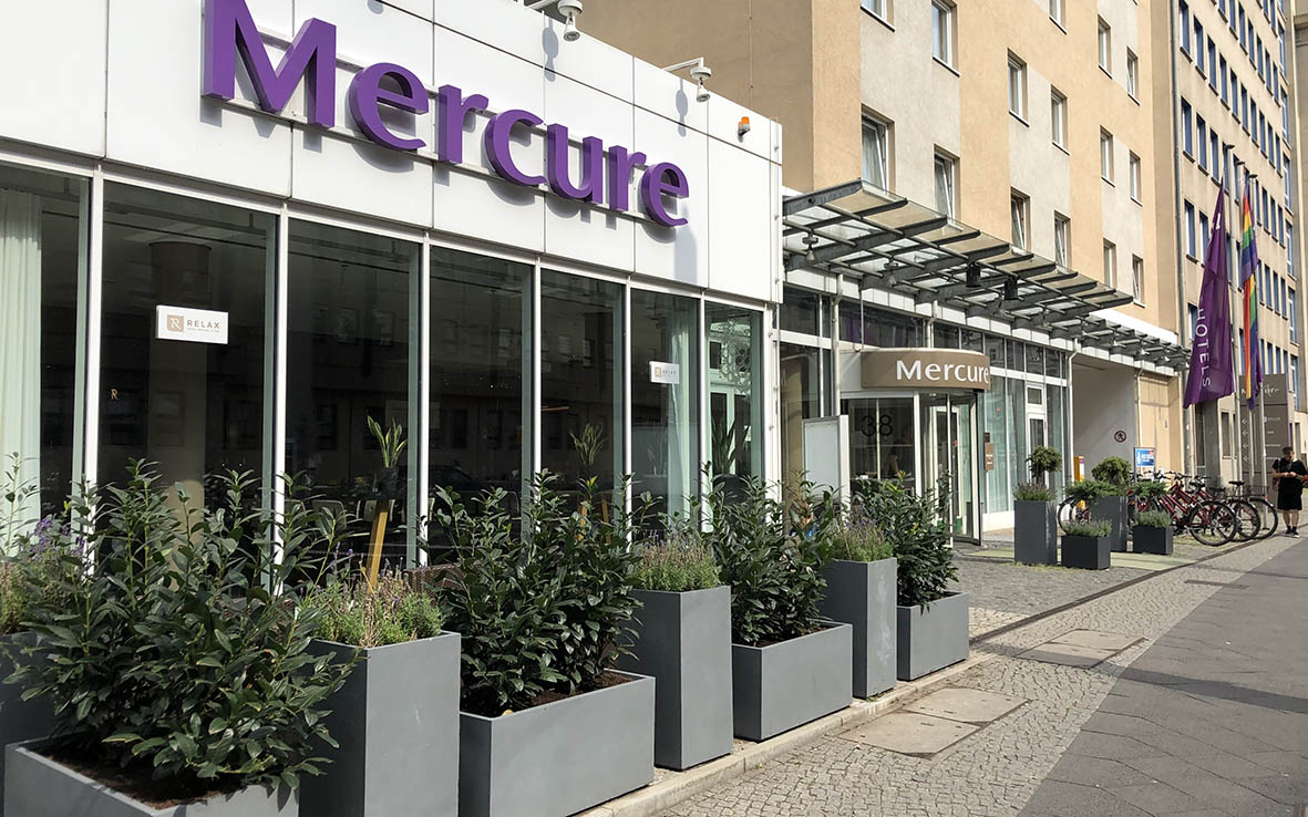 Hotel Mercure Outside Photo